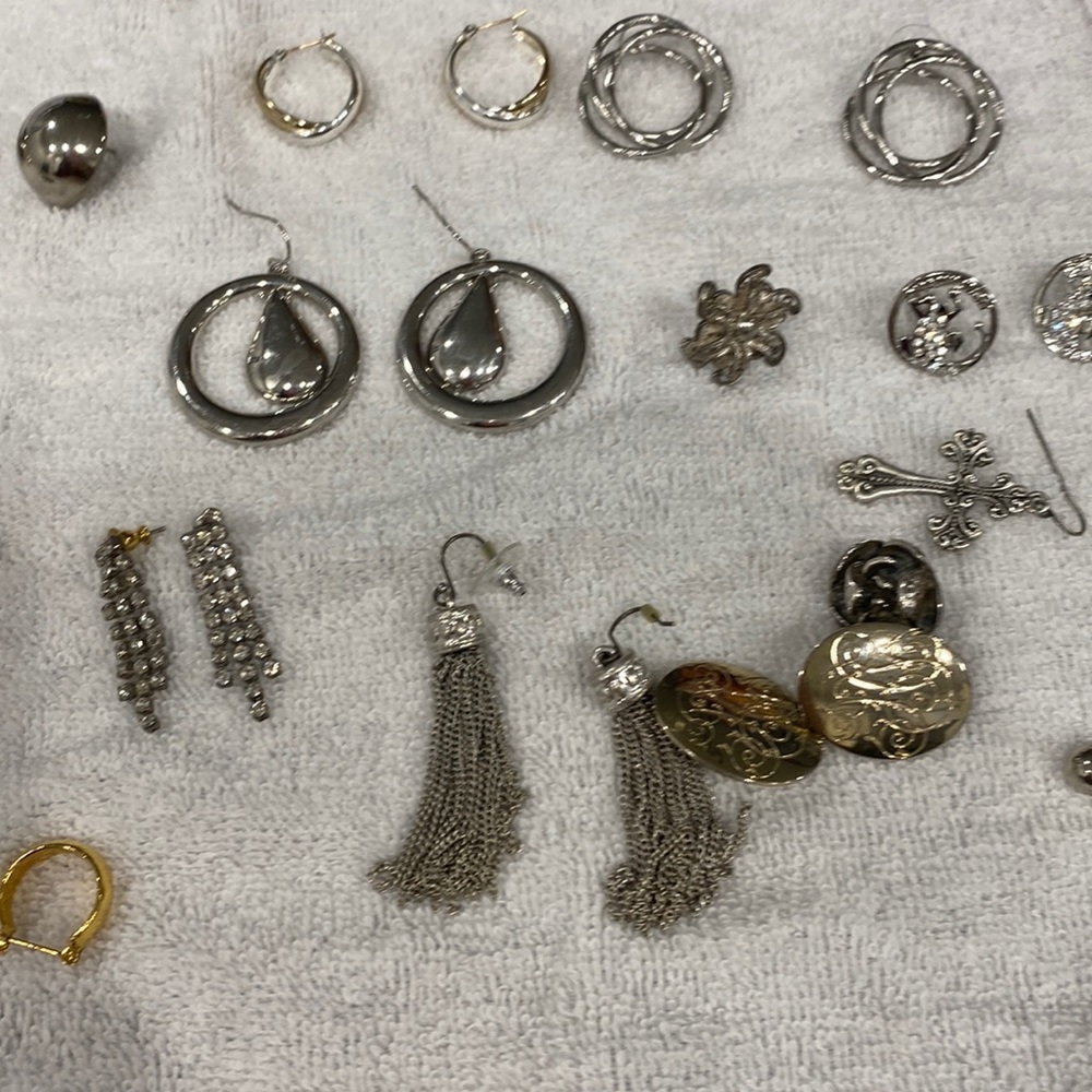 earrings and 2 rings